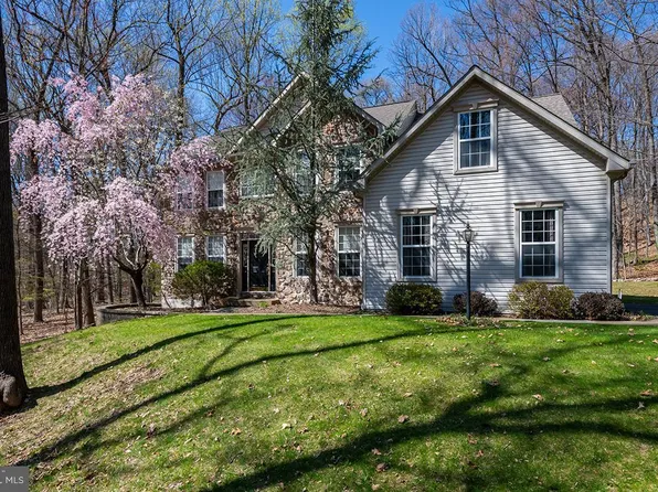 17 Ronald Glenn Ave, Fleetwood, PA 19522