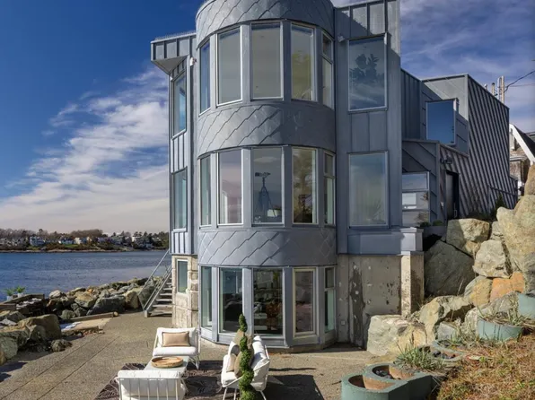 2179 Crescent Rd, Oak Bay, BC V8S 2H4