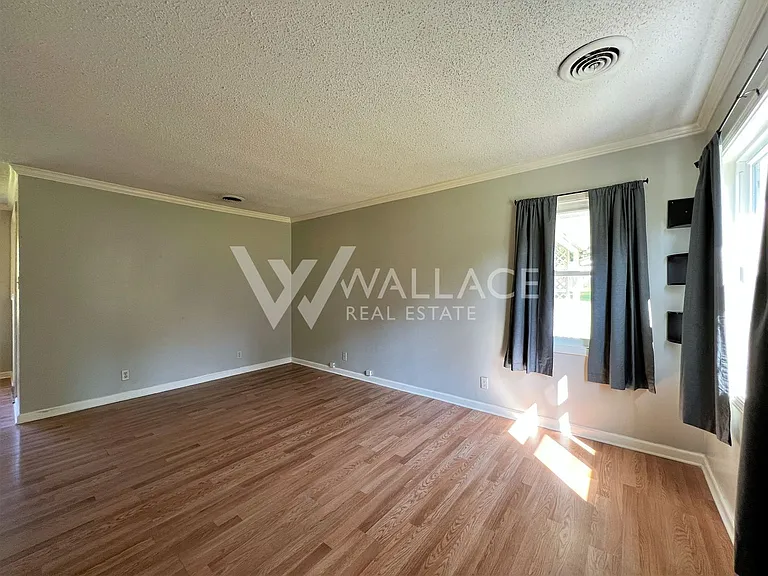 4807 Seminole Rd — Photo 2