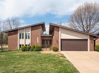 1614 Saint Andrews Dr, Shiloh, IL 62269