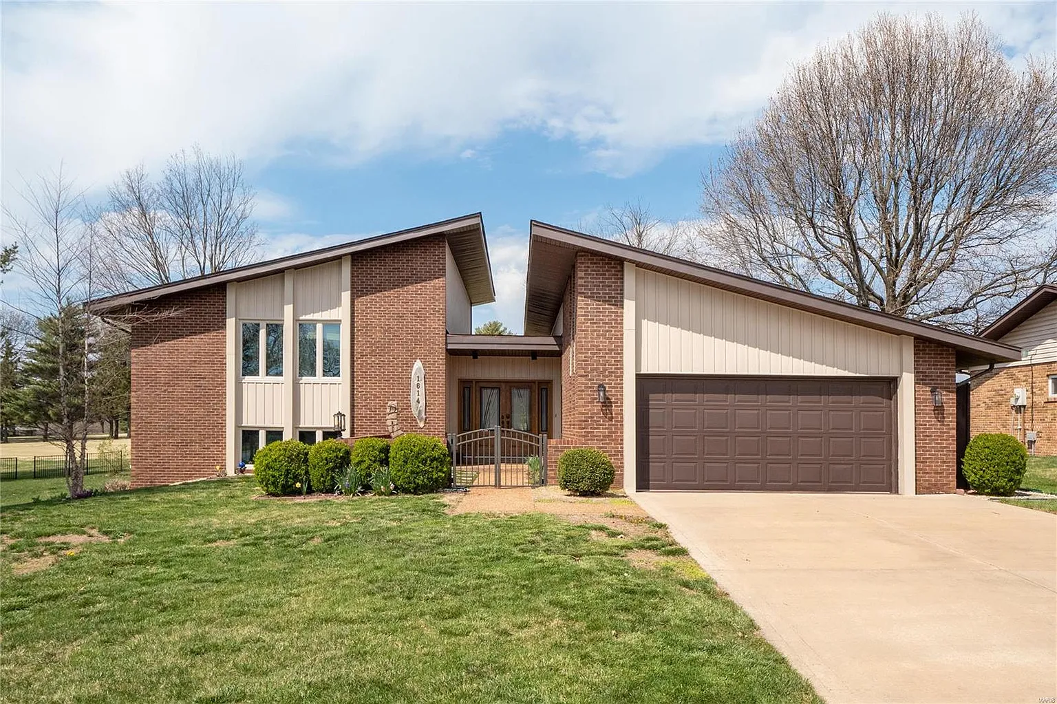 1614 Saint Andrews Dr photo 1