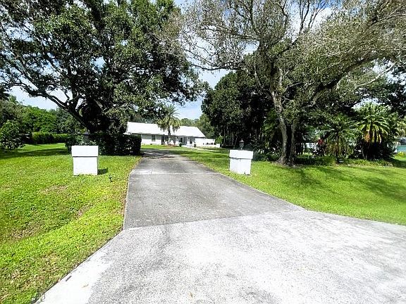 4th image of 14183 Greentree Trail