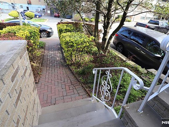 4th image of 1359 15th St