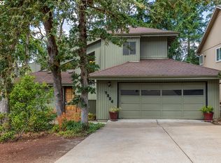 7224 Glacier Dr, Springfield, OR 97478