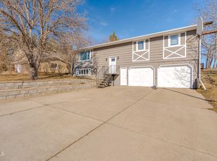 123 Wilcox Ave, Center, ND 58530