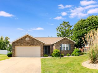 11 Copperfield Ln, Charleston, IL