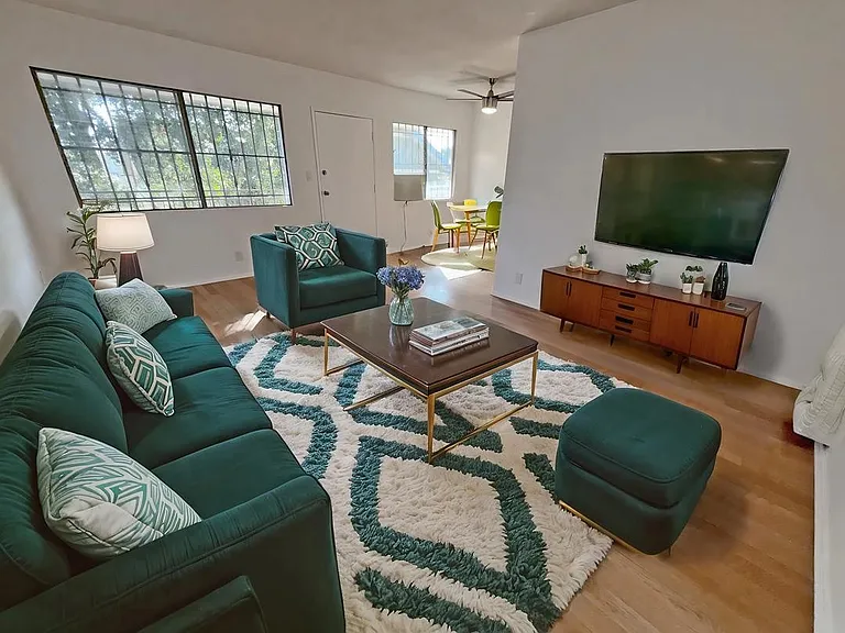1852 N Wilton Pl #3 — Photo 3
