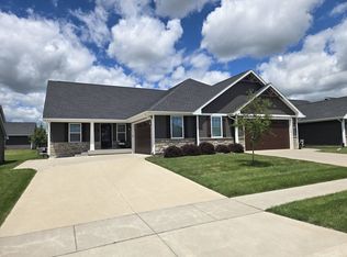 3016 Charissas Pl, Bettendorf, IA 52722