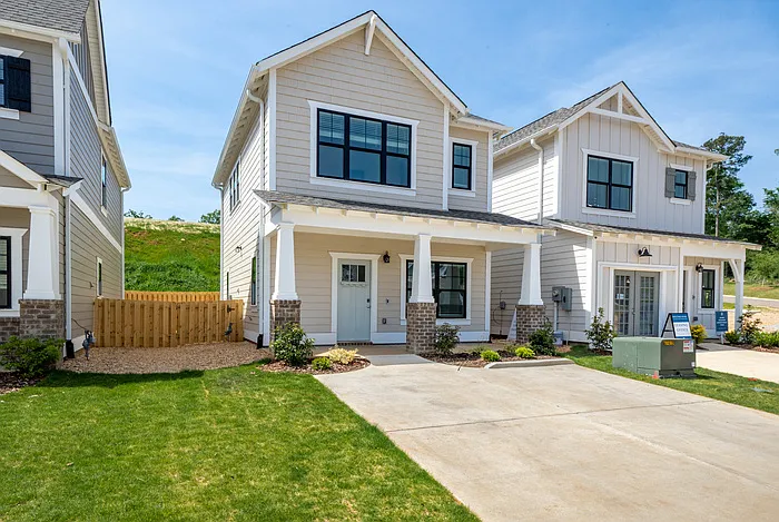 105 Huntley Dr