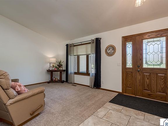 4th image of 42389 Kerns Dr
