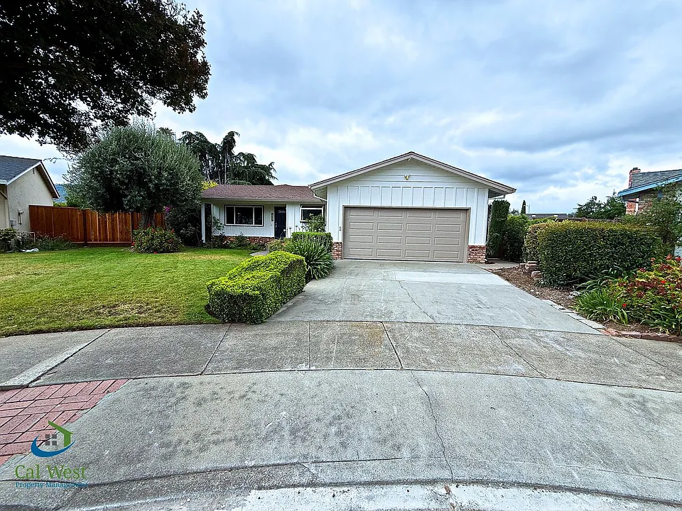 1370 Fernwood Ln