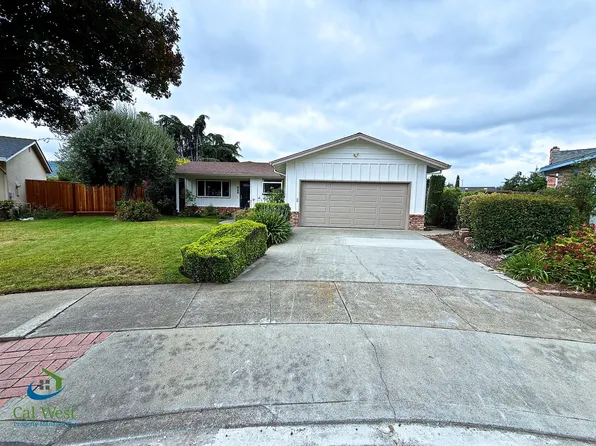 1370 Fernwood Ln, Gilroy, CA 95020