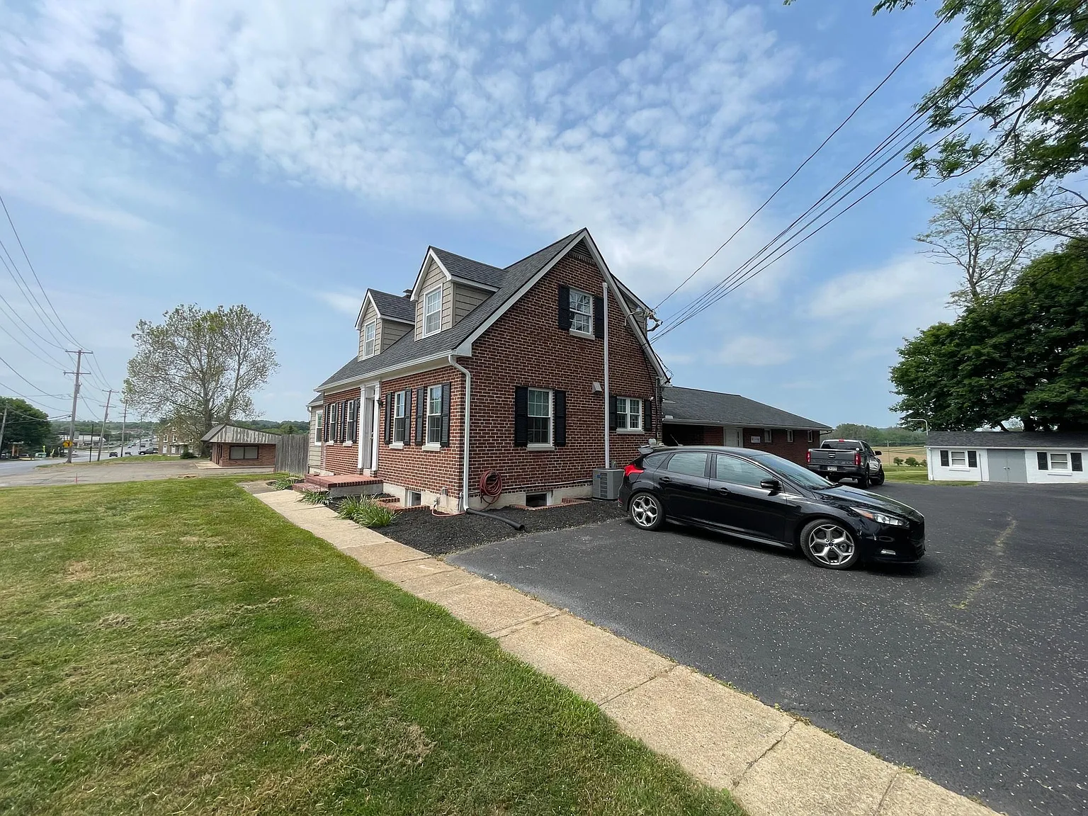 2 bed, 1.5 bath, 1200 sqft, $2,650 — Photo 2