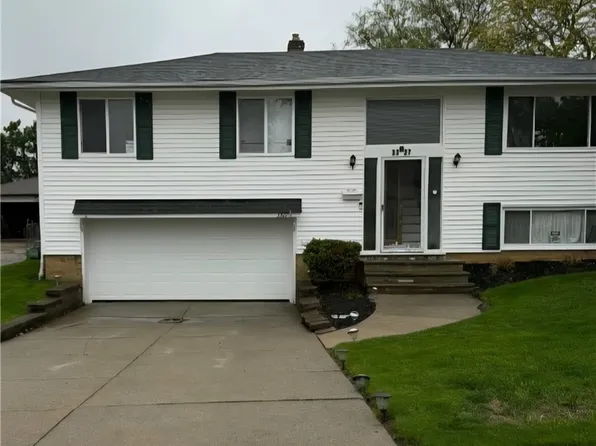 3327 Nottingham Dr, Parma, OH 44134