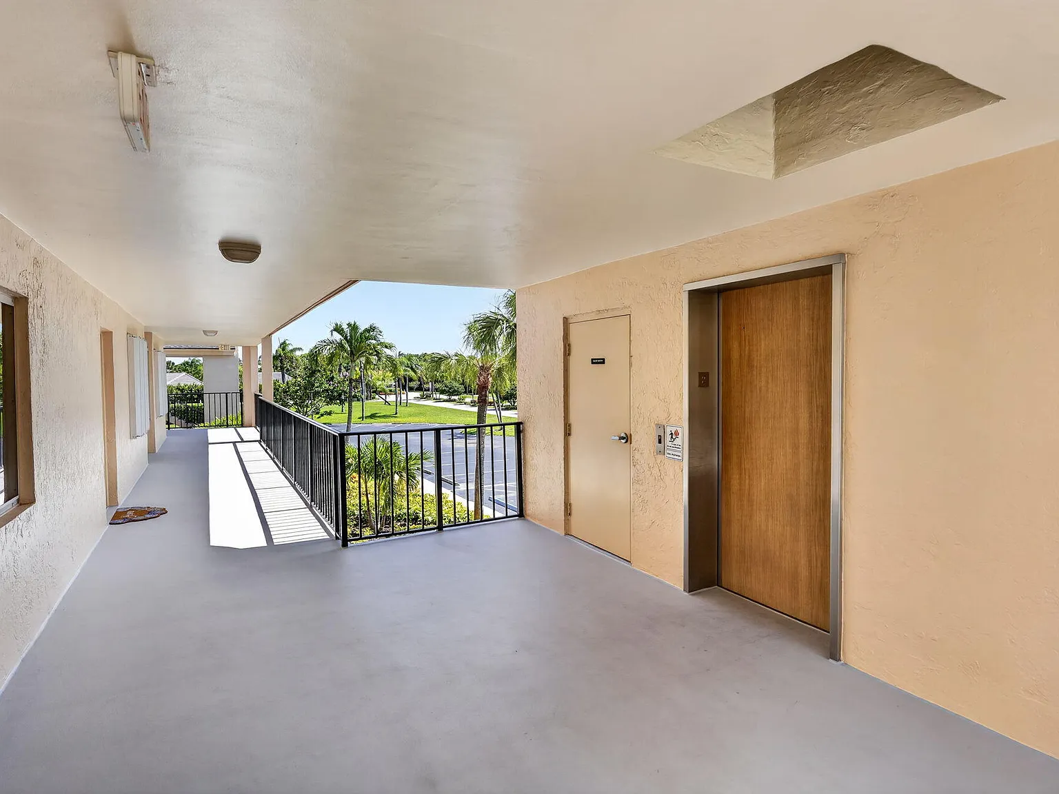 2 bed, 2.0 bath, 1250 sqft, $2,800 — Photo 3