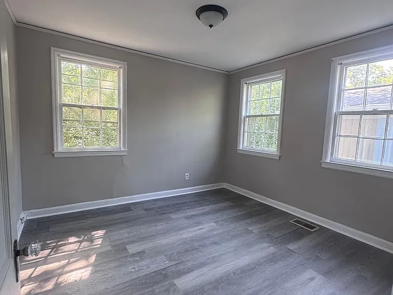 2053 Gorgas St — Photo 5