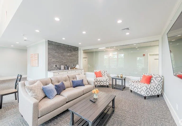 149 Main LCC — Photo 19