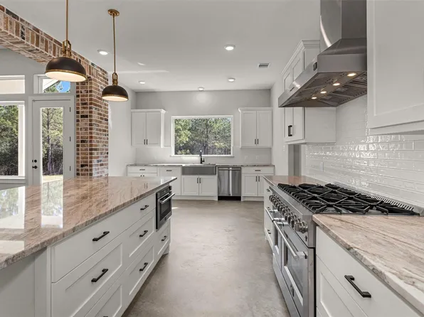 12744 Oak Barrel Rd, Willis, TX 77378