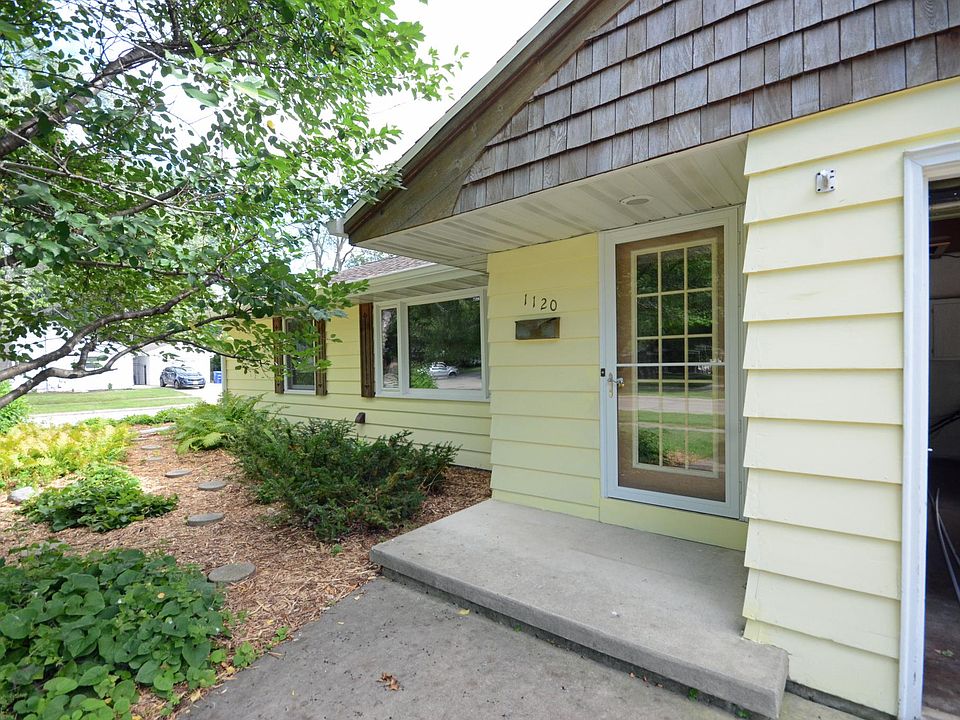 1120 Ridgeway Blvd, De Pere, WI 54115 Zillow