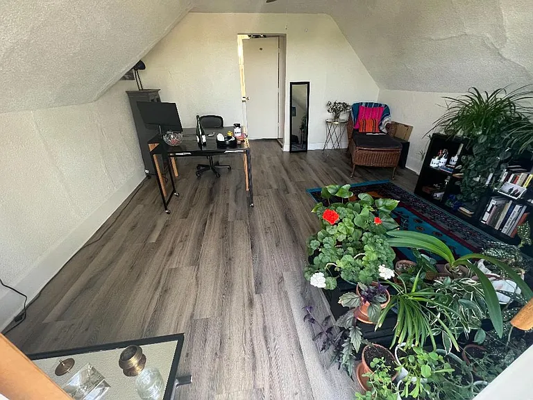 2111 Gordon Ave — Photo 8