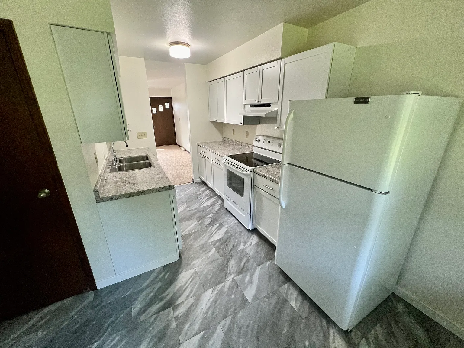 2 bed, 800 sqft, $950 — Photo 2