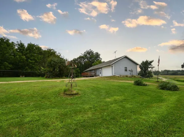 22252 440th St, Zumbrota, MN 55992