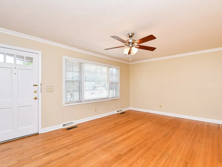 619 Heathwood Dr — Photo 6
