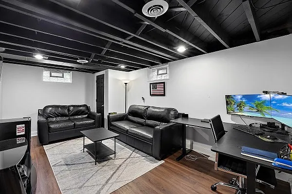 2842 Oakshire Ave — Photo 37