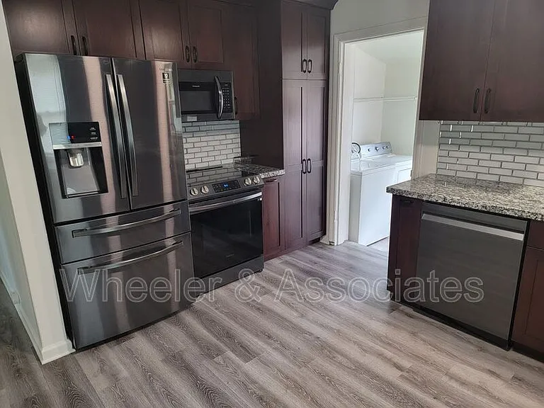 1415 23rd St — Photo 7