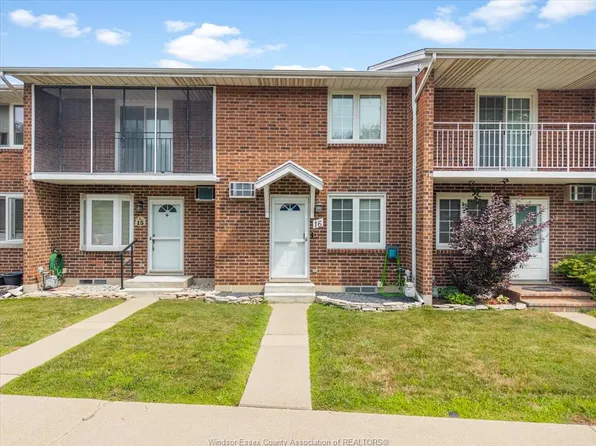 345 Robson Rd #16, Leamington, ON N8H 0A4