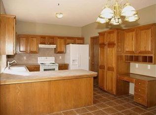 9423 E Parkmont St, Wichita, KS 67207