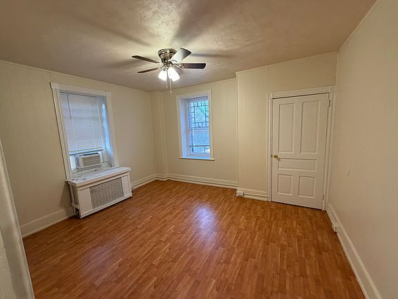 3rd image of 30 E Willow Grove Ave Floor 1