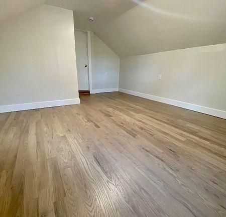 4th image of 323 Rutherford Ave #4