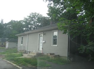 1 Harvey Pl, Spring Valley, NY 10977