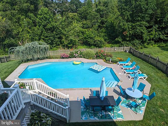 2nd image of 1416 Hardley Ct