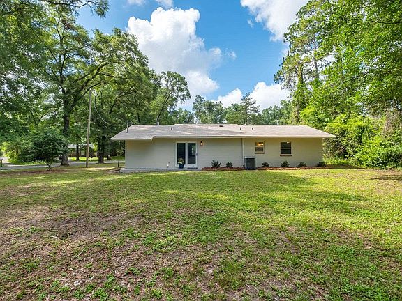 4th image of 82 Marie Cir
