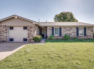304 Railroad Ave, Okarche, OK 73762