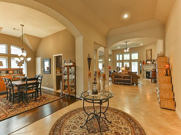 5th image of 22 Denoa Ln