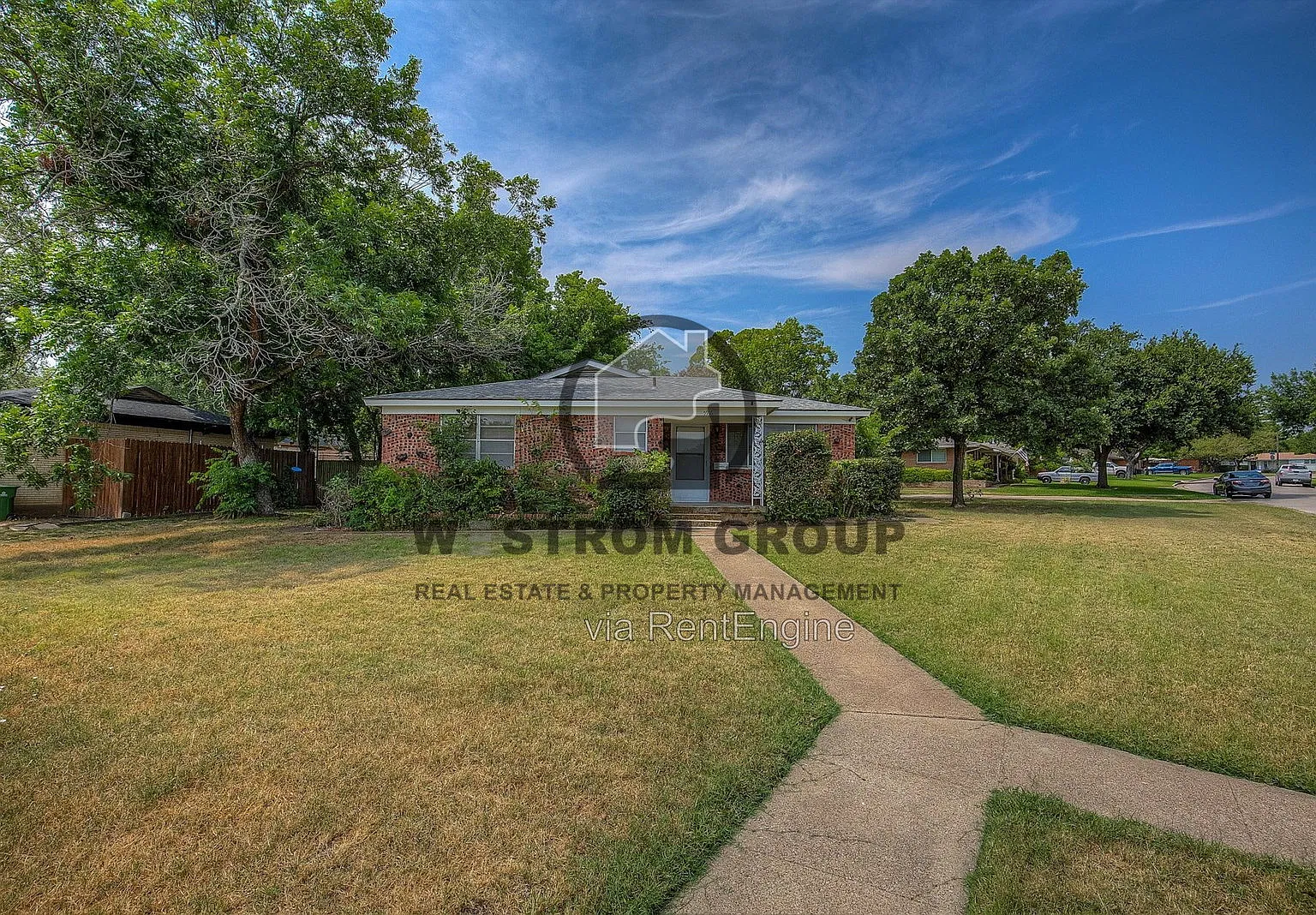 2 bed, 2.0 bath, 1669 sqft, $1,945 — Photo 2