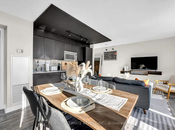 15 Iceboat Ter, Toronto, ON