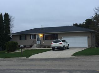 260 S Columbia Ave, Morris, MN 56267