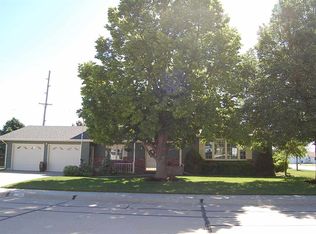 1906 Kiowa Ln, Cozad, NE 69130