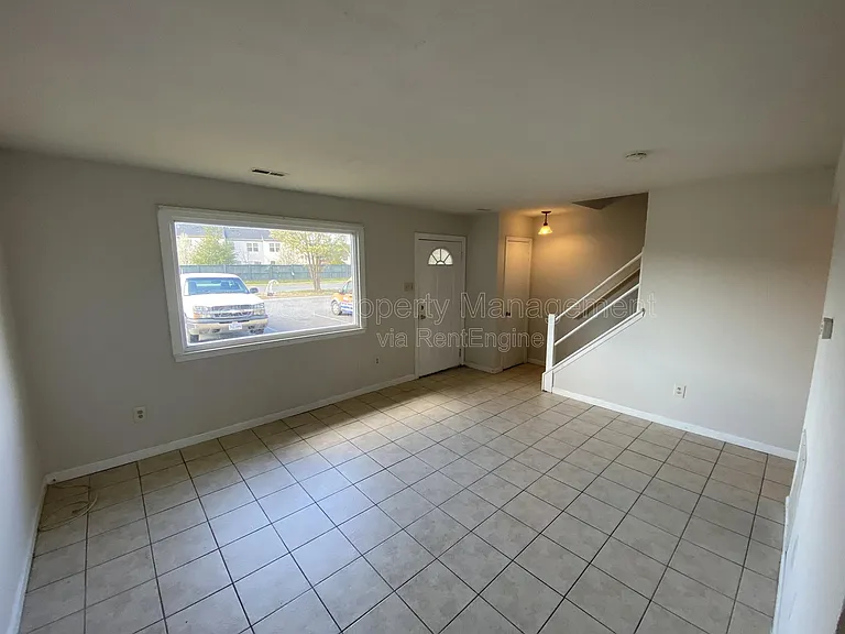623 Anvil Rd — Photo 4