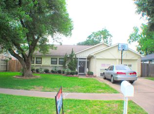 10422 Huntington Dale Dr, Houston, TX 77099