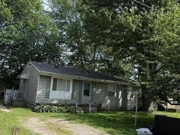 506 Fassett St, Algonac, MI 48001