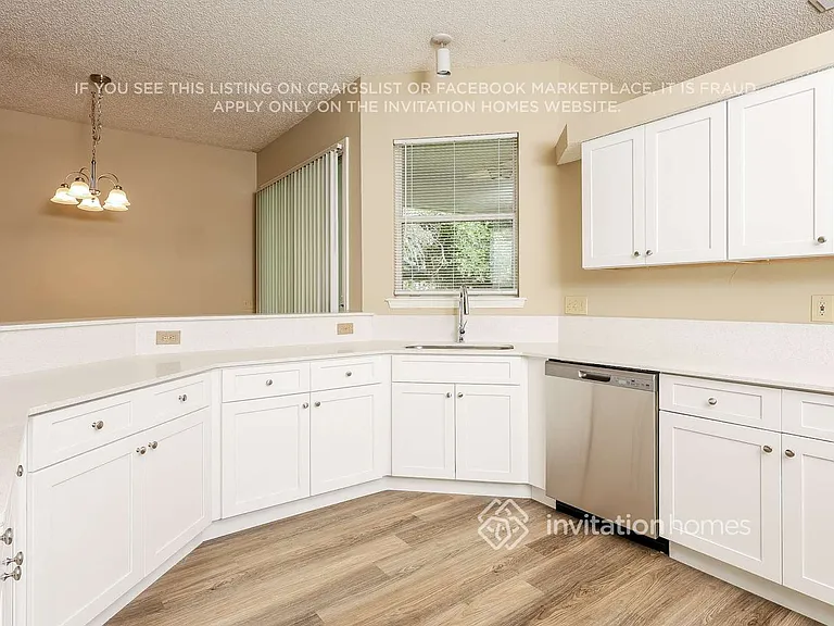 11836 Lake Fern Dr — Photo 4