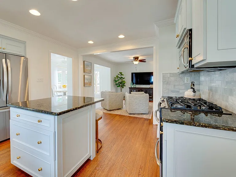 3221 Sunset Dr — Photo 22
