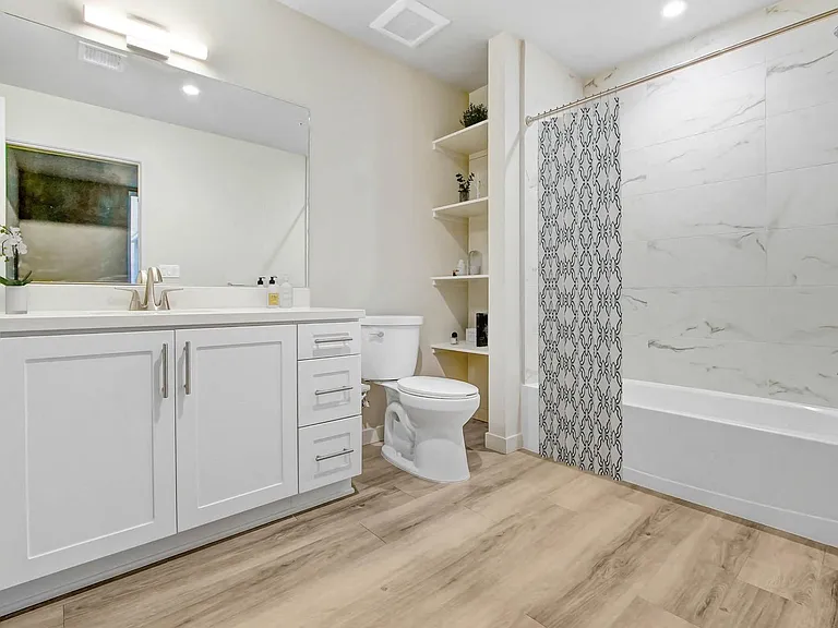 Zephyr Apartments — Photo 44