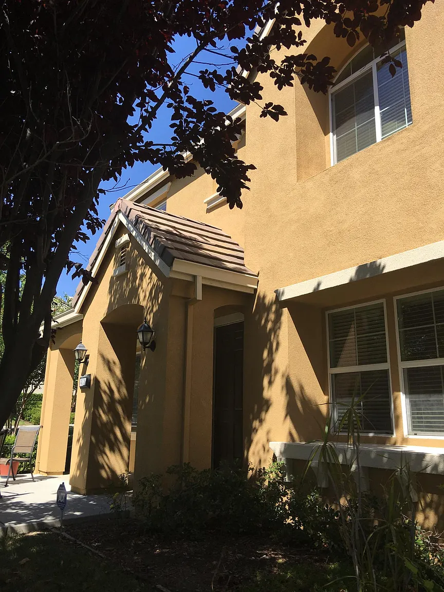 4136 Voltaire St photo 1