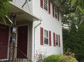 17 Jill Ct, Edison, NJ